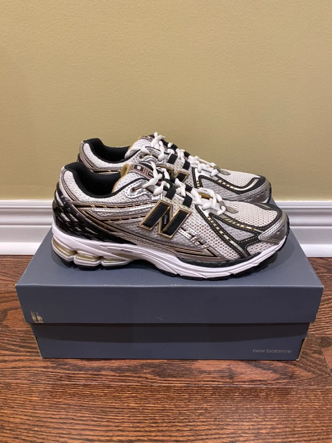 New Balance 1906R Size 9 US