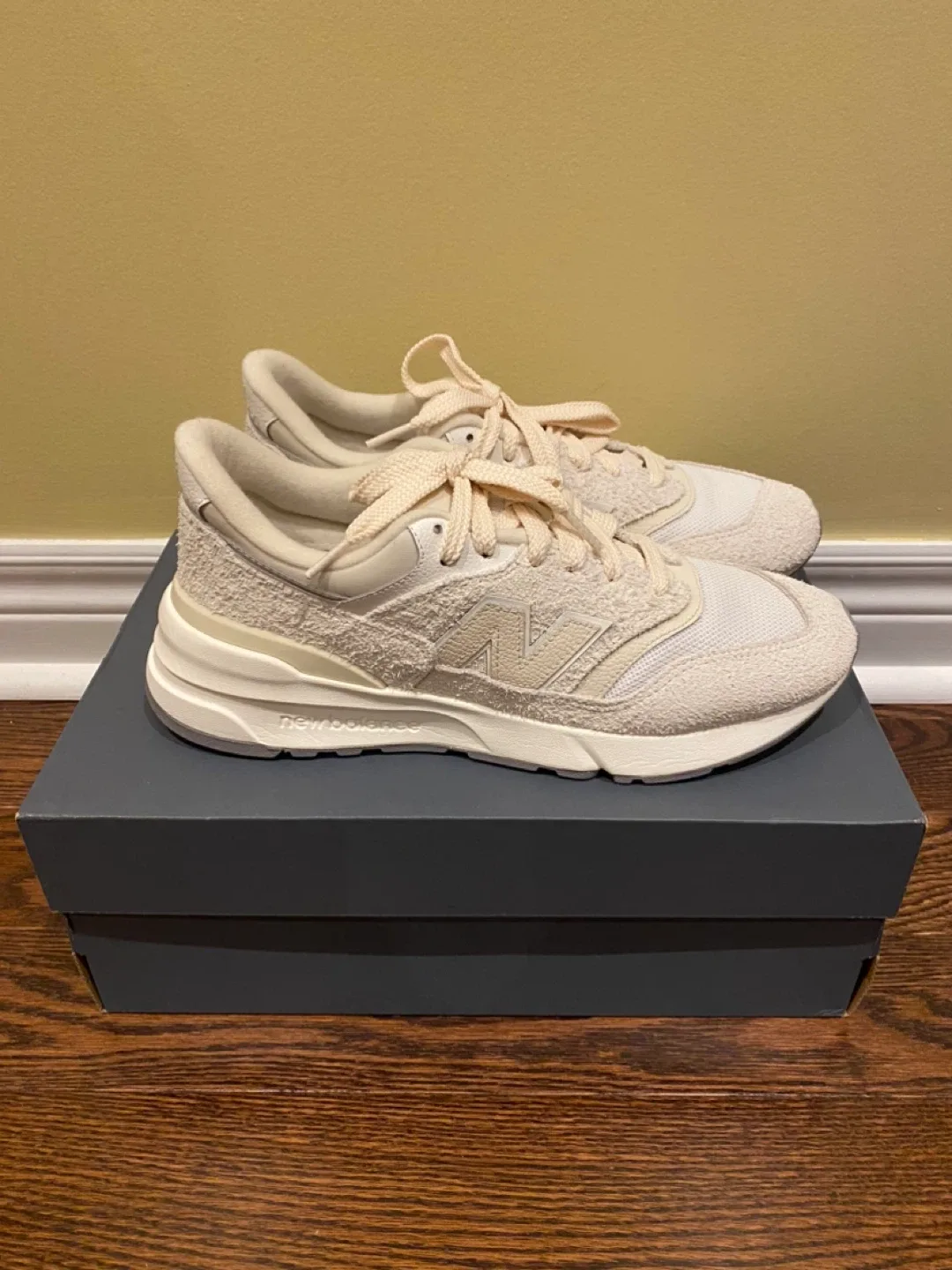 New Balance 997 Size 9