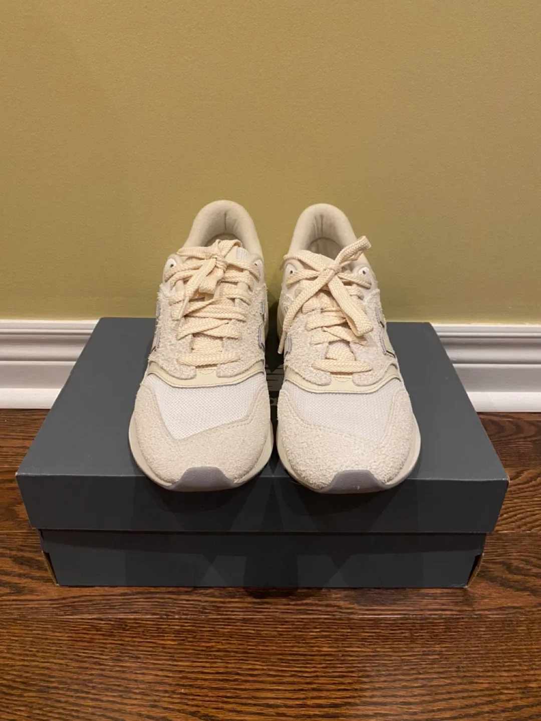 New Balance 997 Size 9 image indicator(3)