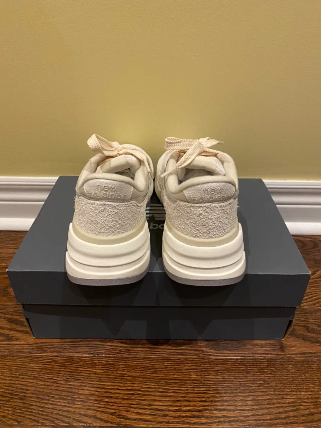 New Balance 997 Size 9 image indicator(4)