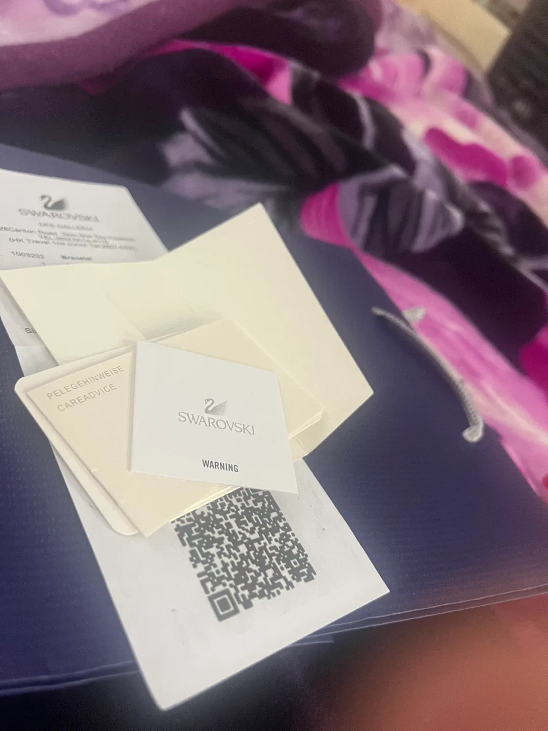 Swarovski  Gema Multi-Coloured image indicator(3)