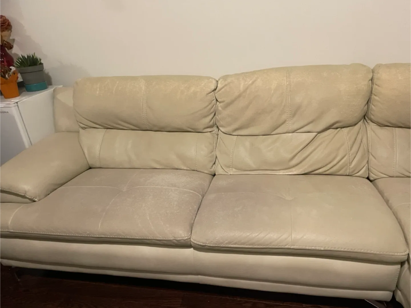 Beige Leather Sectional Sofa image indicator(4)