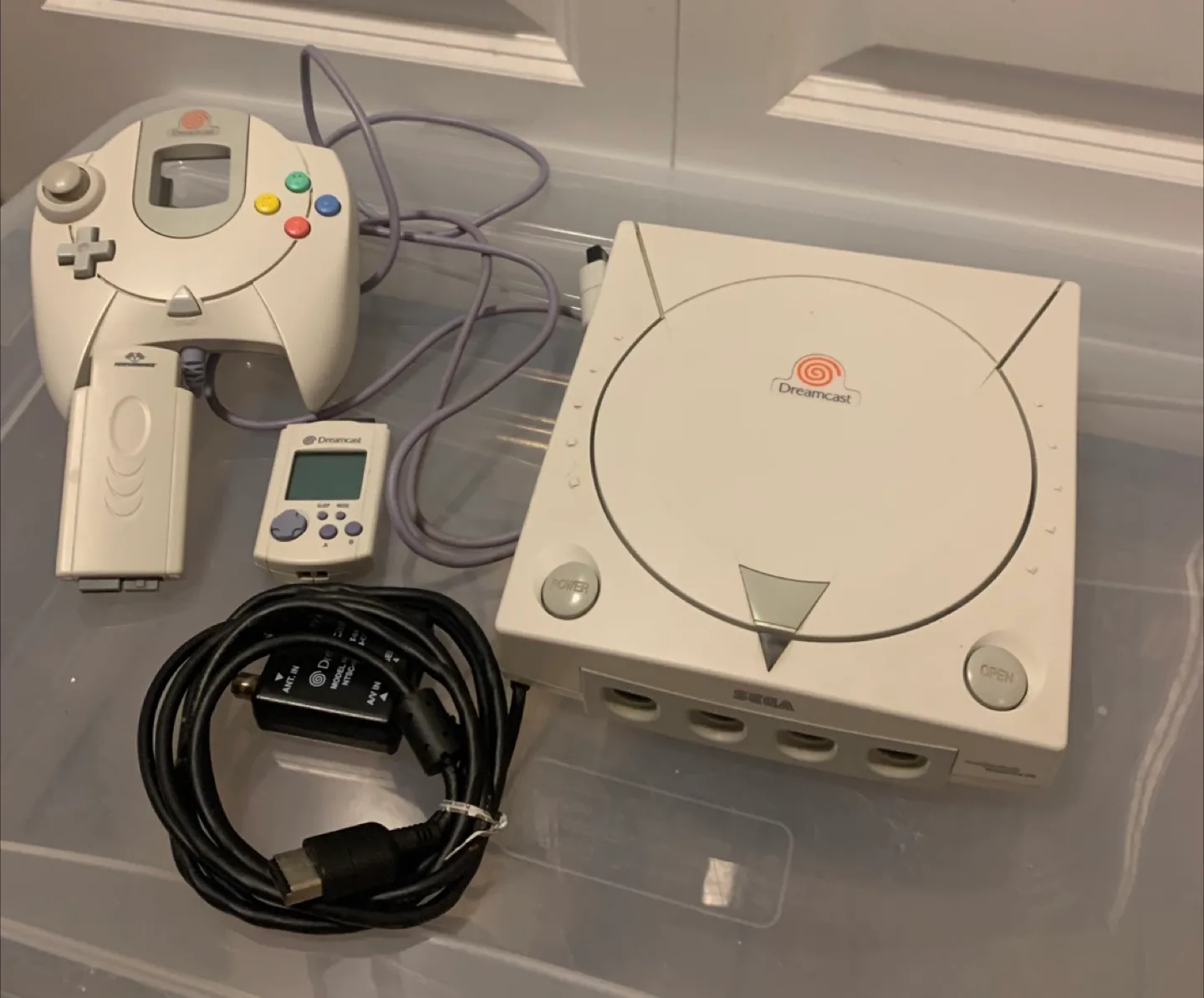 Sega Dreamcast Console with Controller & VMU image indicator(4)