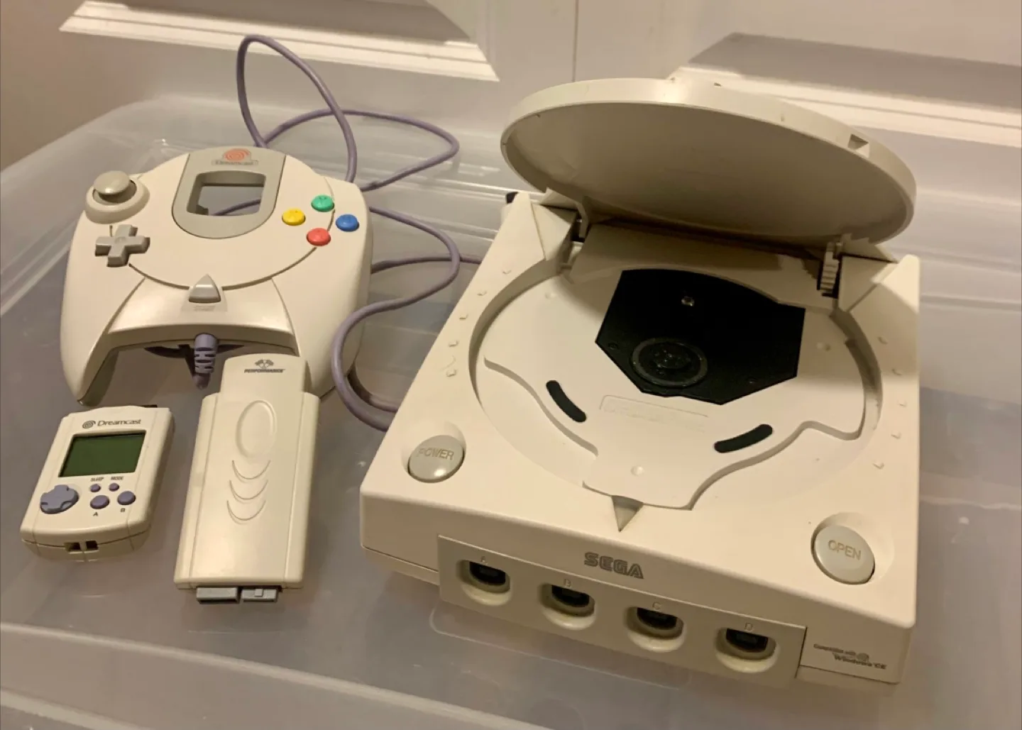 Sega Dreamcast Console with Controller & VMU image indicator(2)
