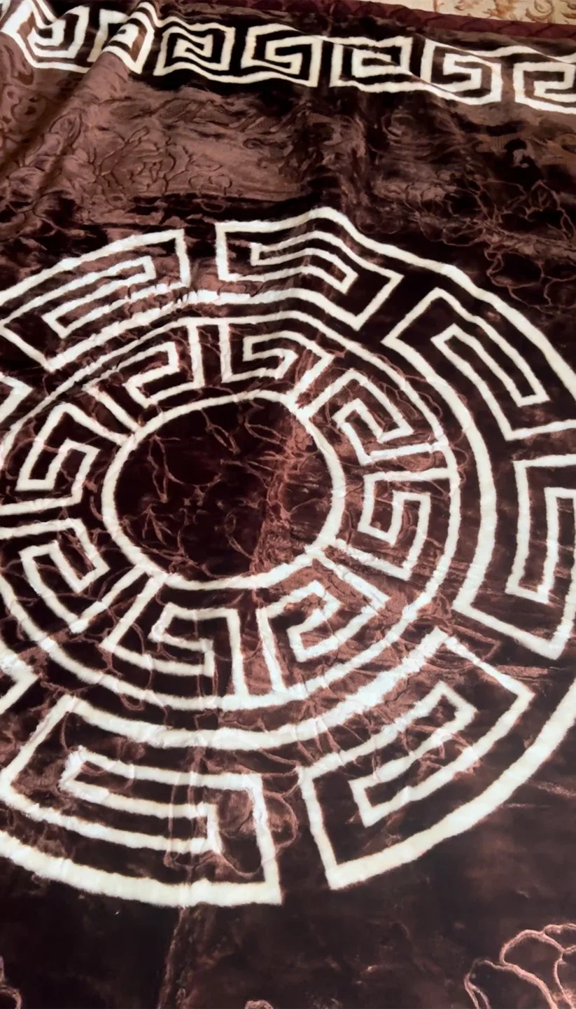 Kings Embossed Blanket 200x240cm image indicator(6)