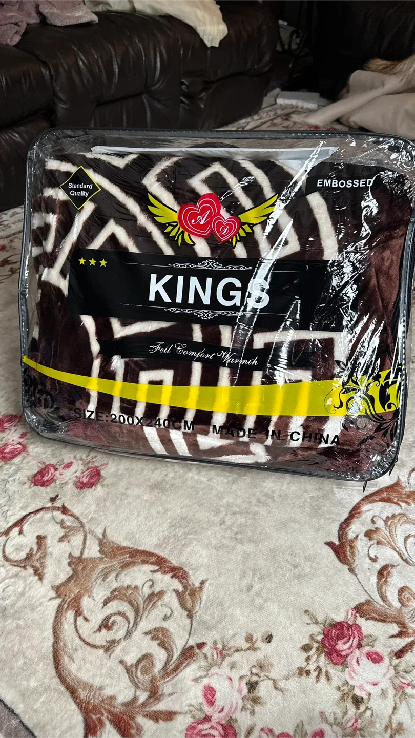 Kings Embossed Blanket 200x240cm image indicator(4)