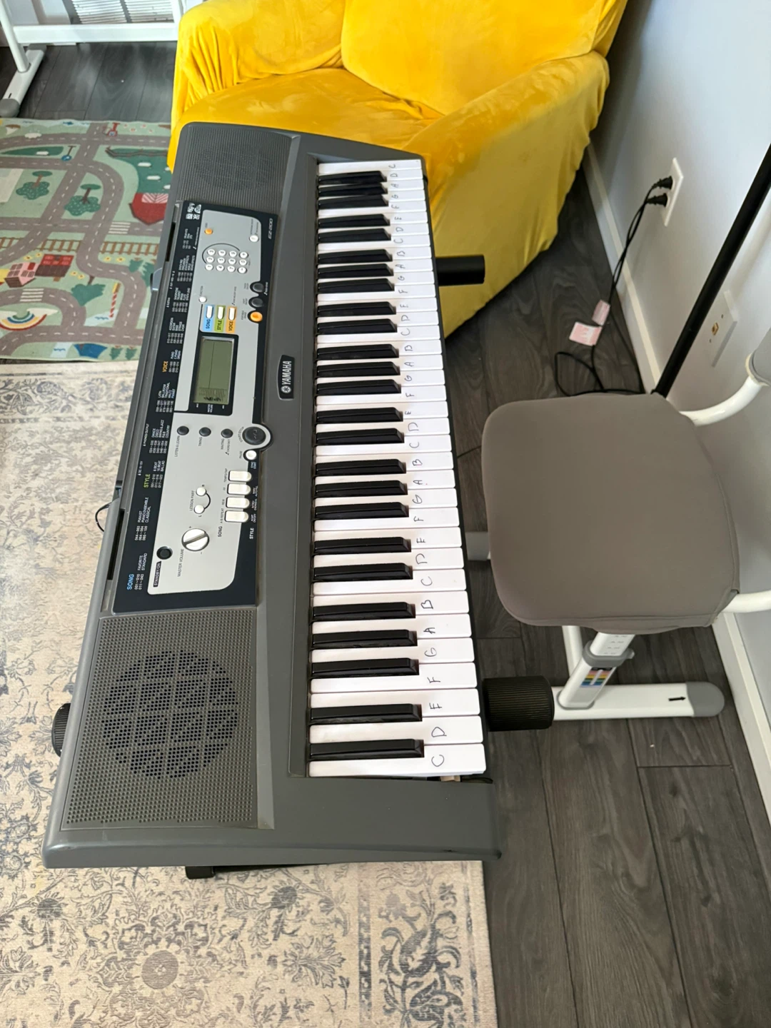 Yamaha PSR-E323 Keyboard with Stand - photo 3