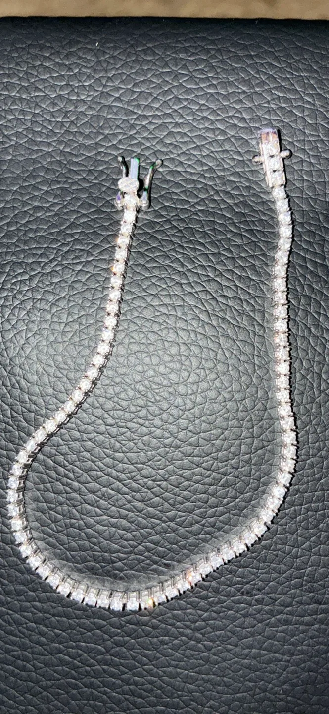 ✨925 STERLING SILVER - MOISANITE TENNIS BRACELET✨ image indicator(6)