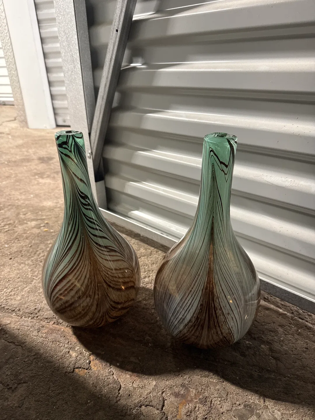 Set of 2 Decorative Glass Vases