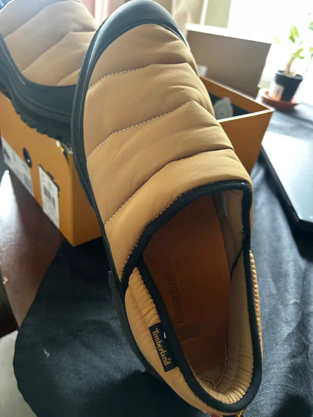 Timberland Puffer Clog - Size 11 image indicator(2)