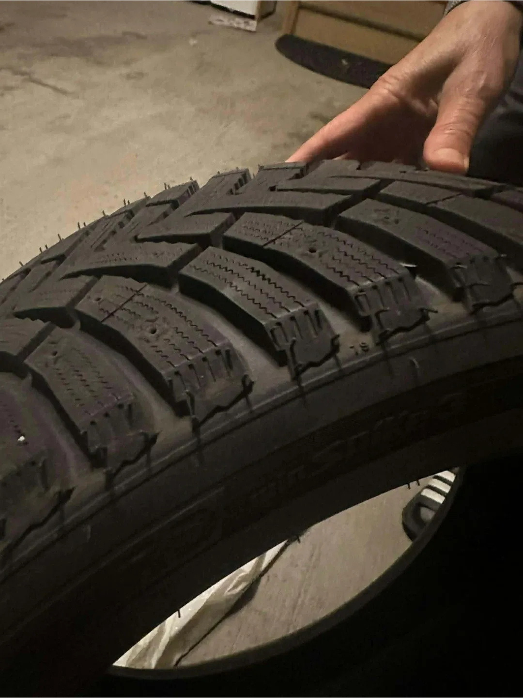 One set of Winter tyres 225/45/r17