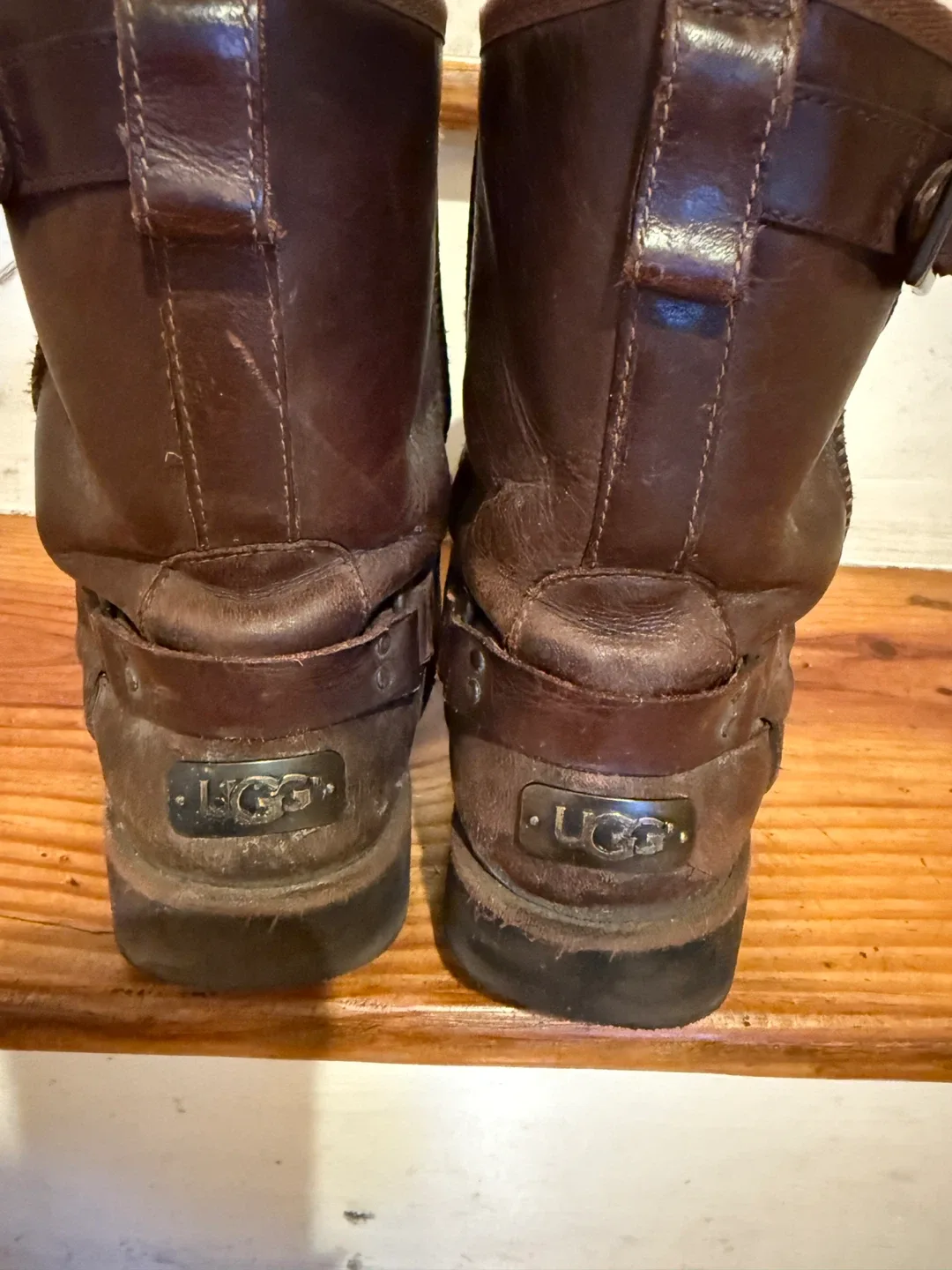 Ugg Brown Leather Boots, Size 7 image indicator(3)