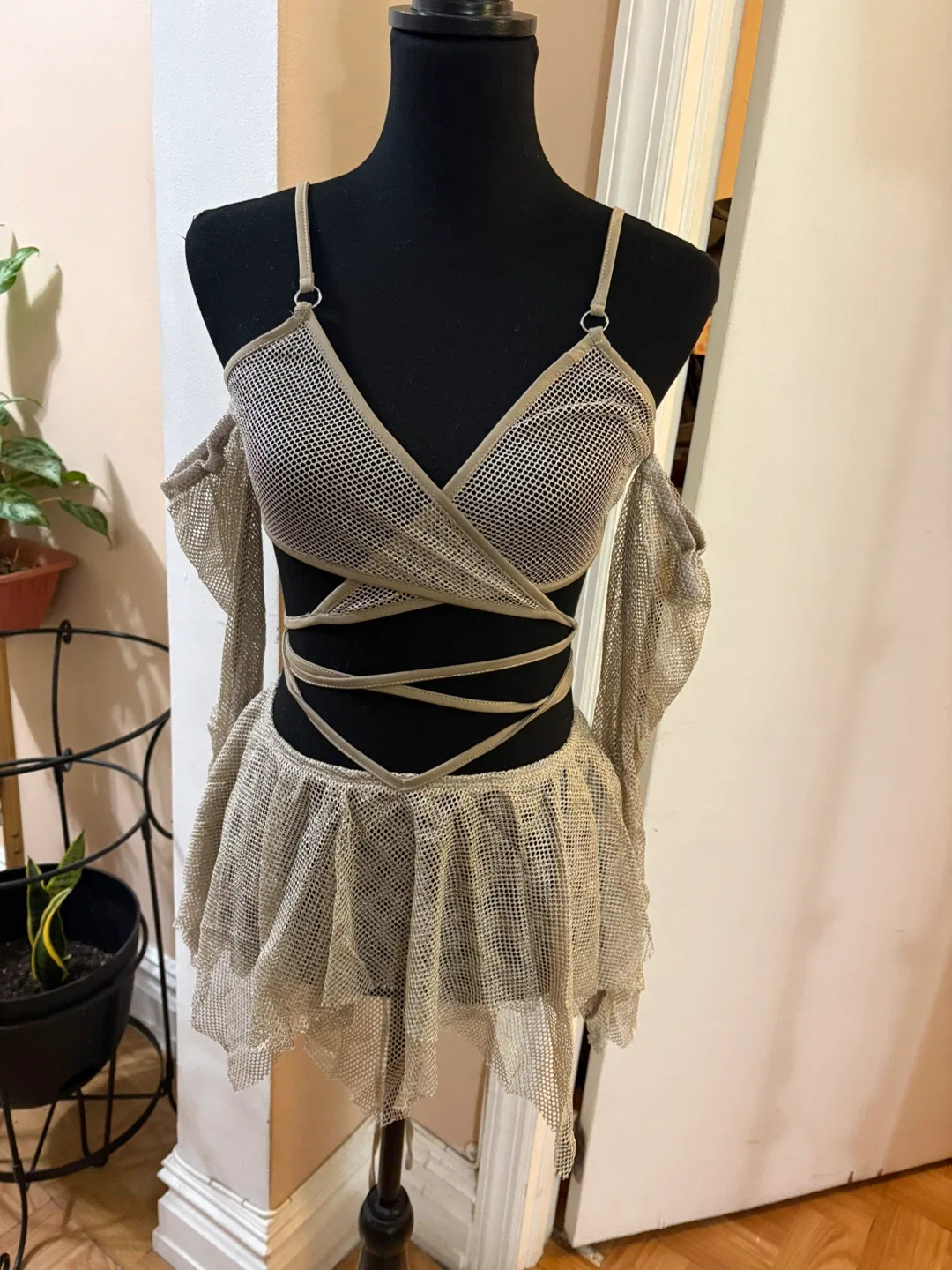 Mesh Rave Outfit - Skirt, Top, Sleeves Size S image indicator(4)