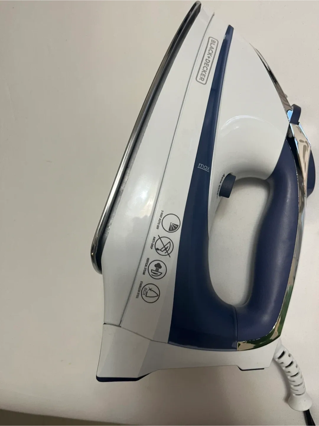 Black+Decker Steam Iron - White/Blue
