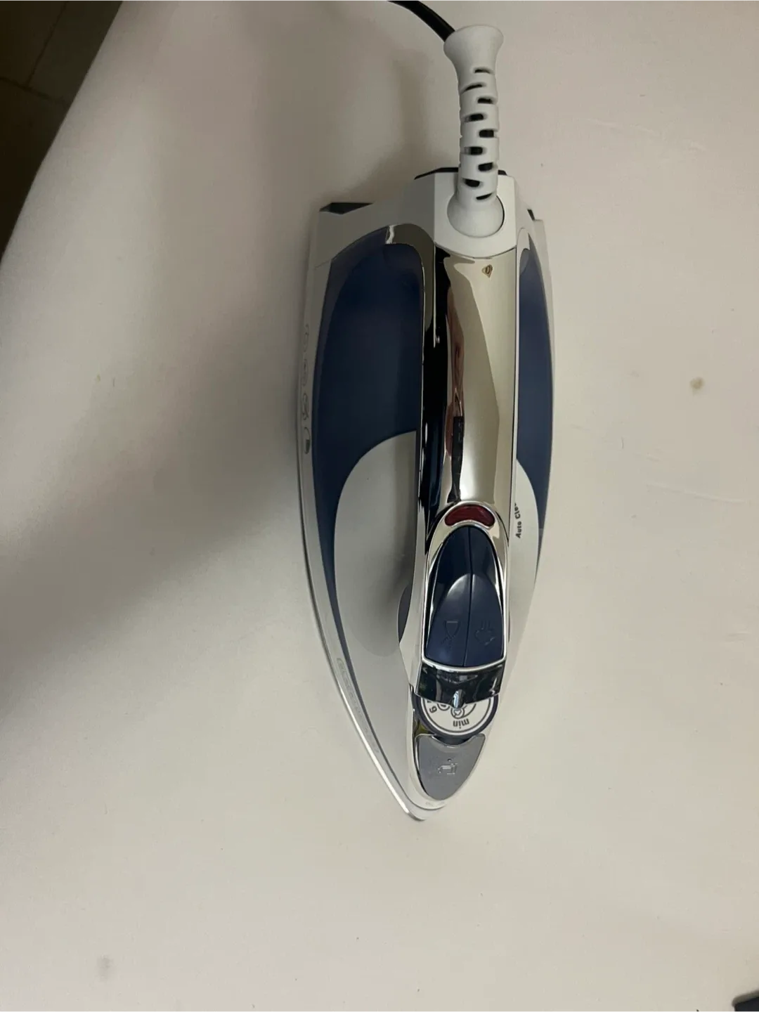 Black+Decker Steam Iron - White/Blue image indicator(4)