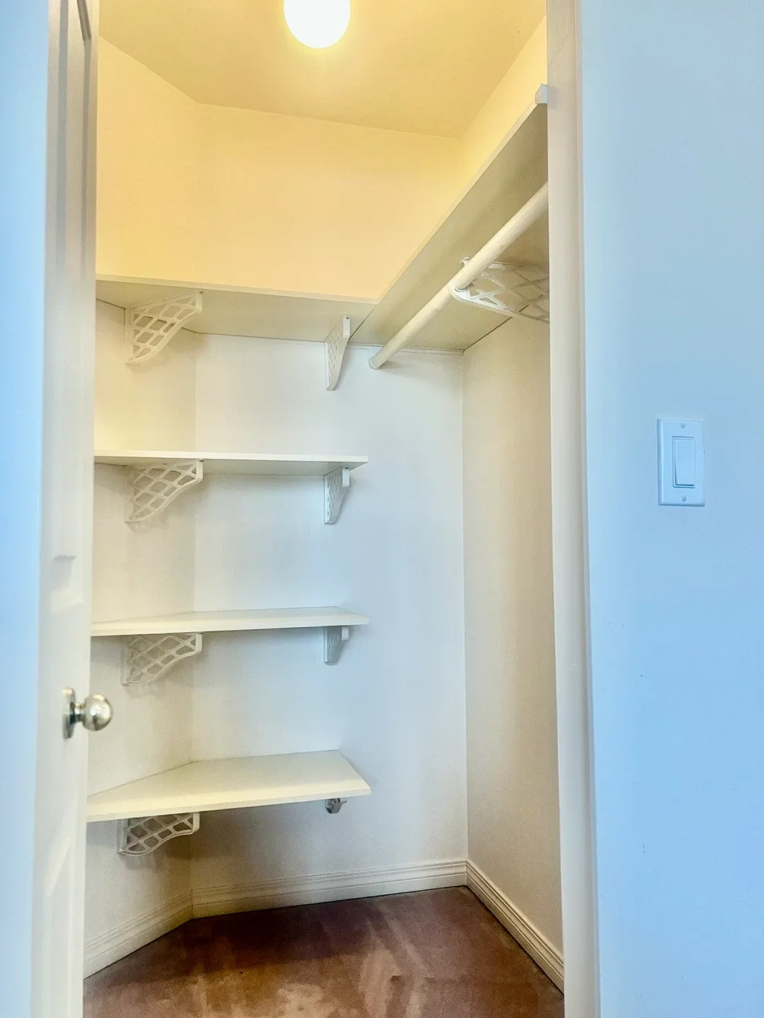 Sunny Large Bedroom with Private Bathroom image indicator(2)