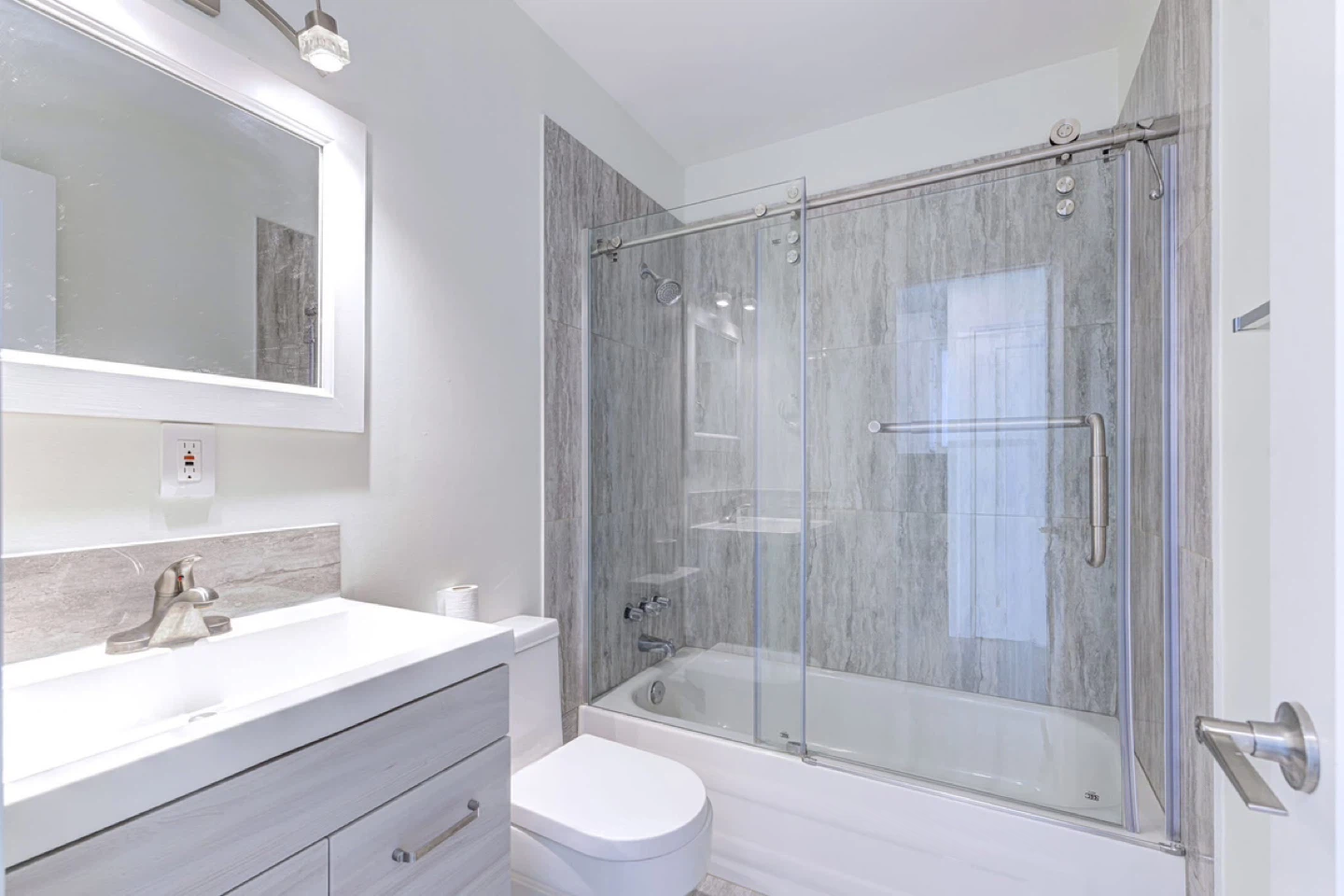 Home for sale in Newmarket - photo 5