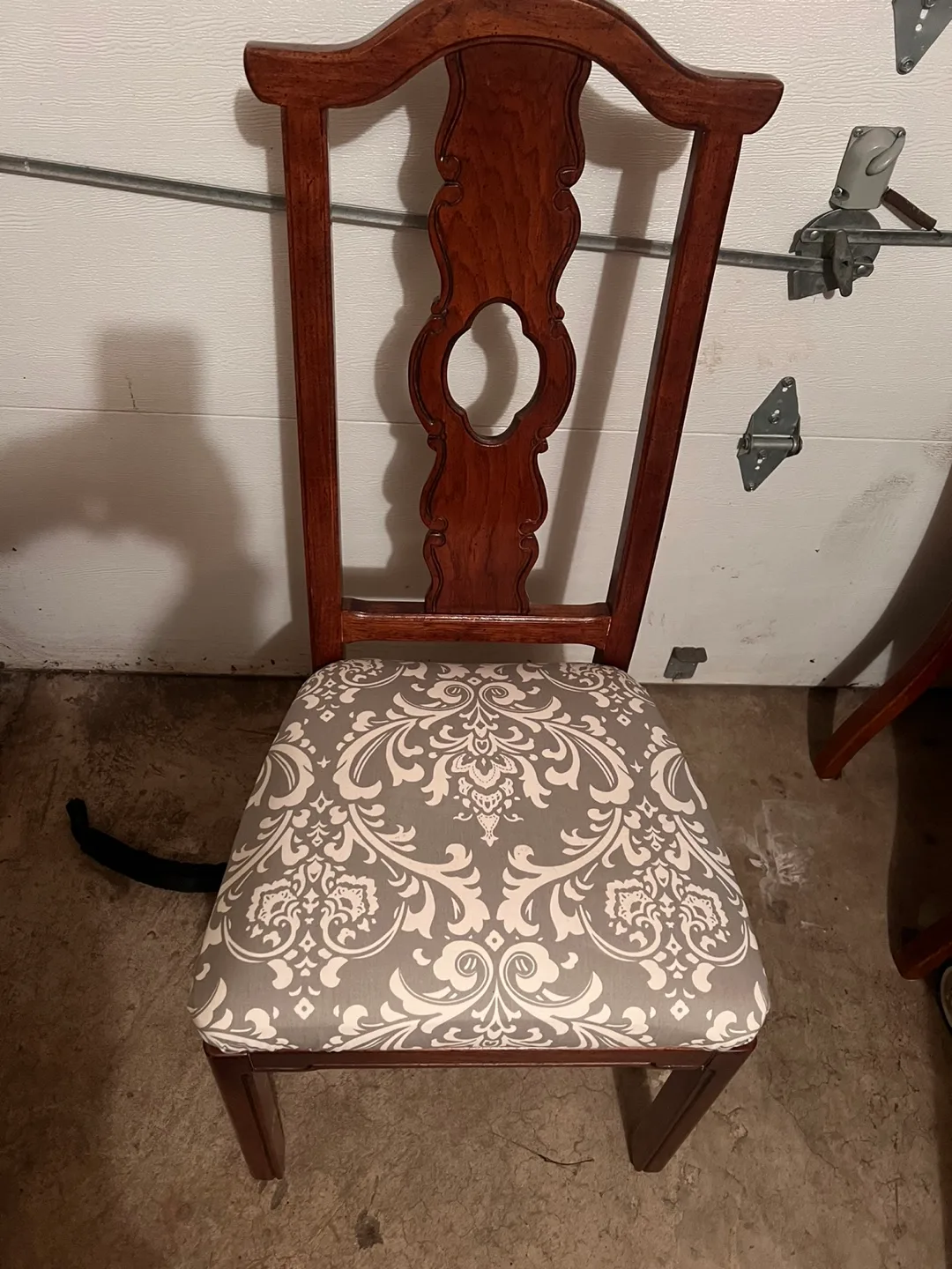 Set of 4 hard wood Dining Chairs