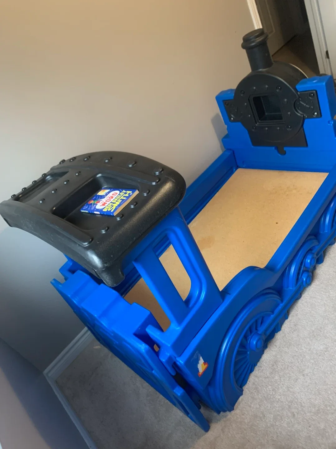 Little Tikes Thomas the Train Toddler Bed image indicator(2)