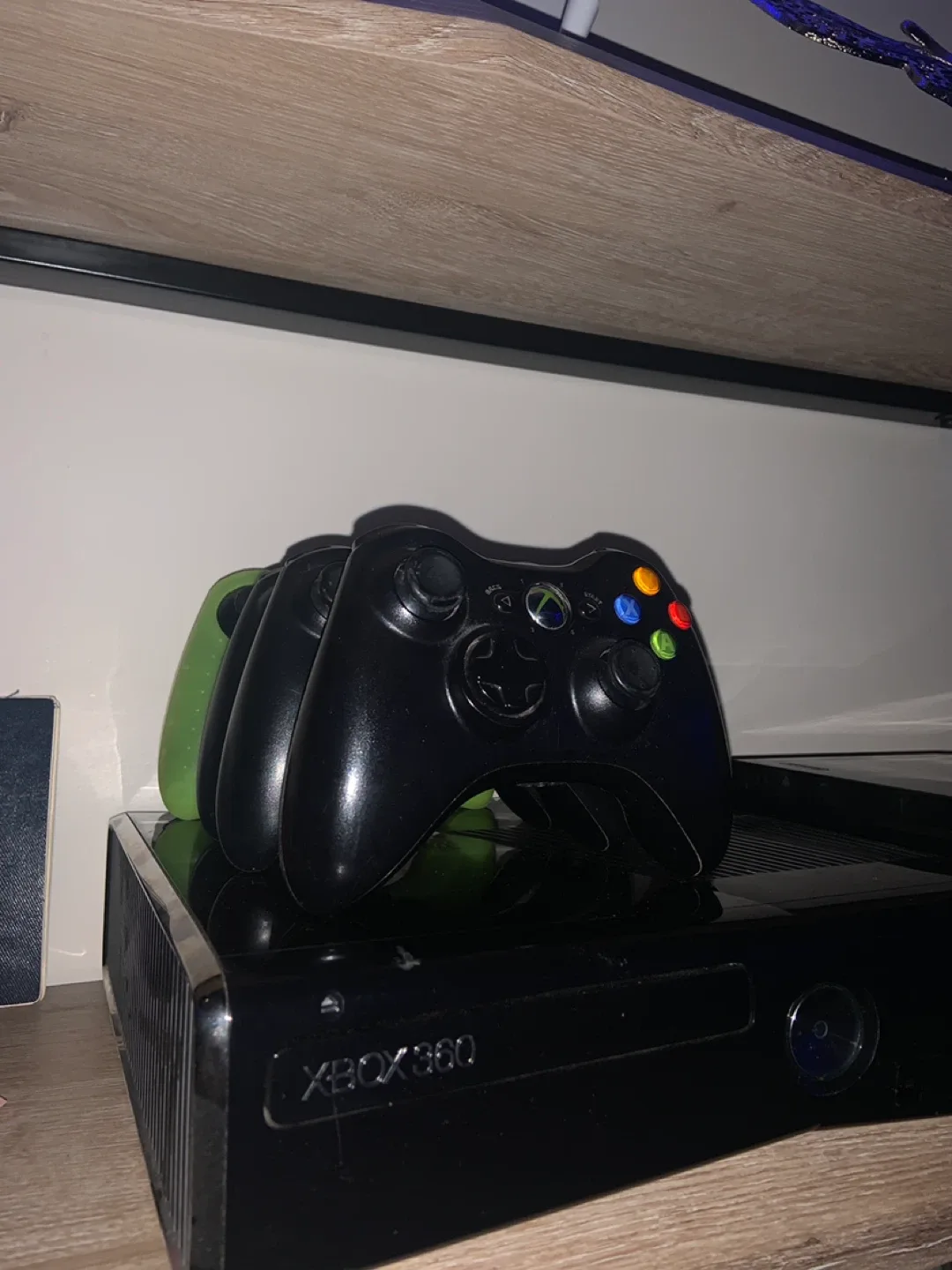 Xbox 360 Console with 4 Controllers and HALO