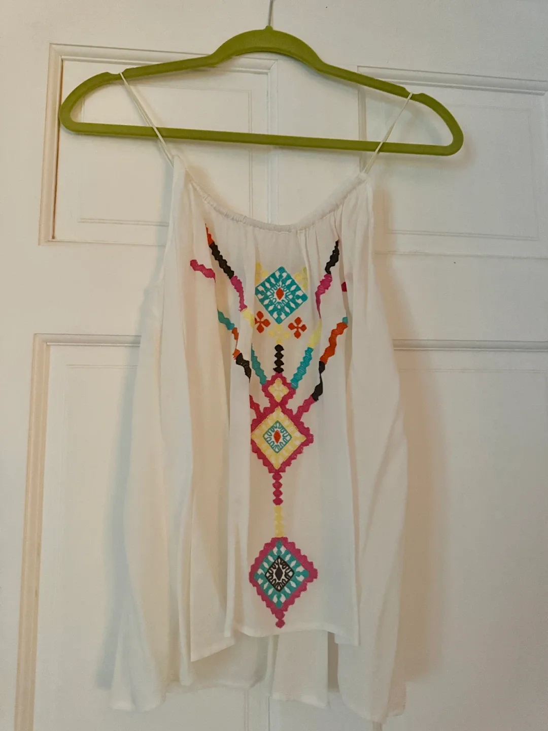 White Embroidered Tank Top image indicator(2)