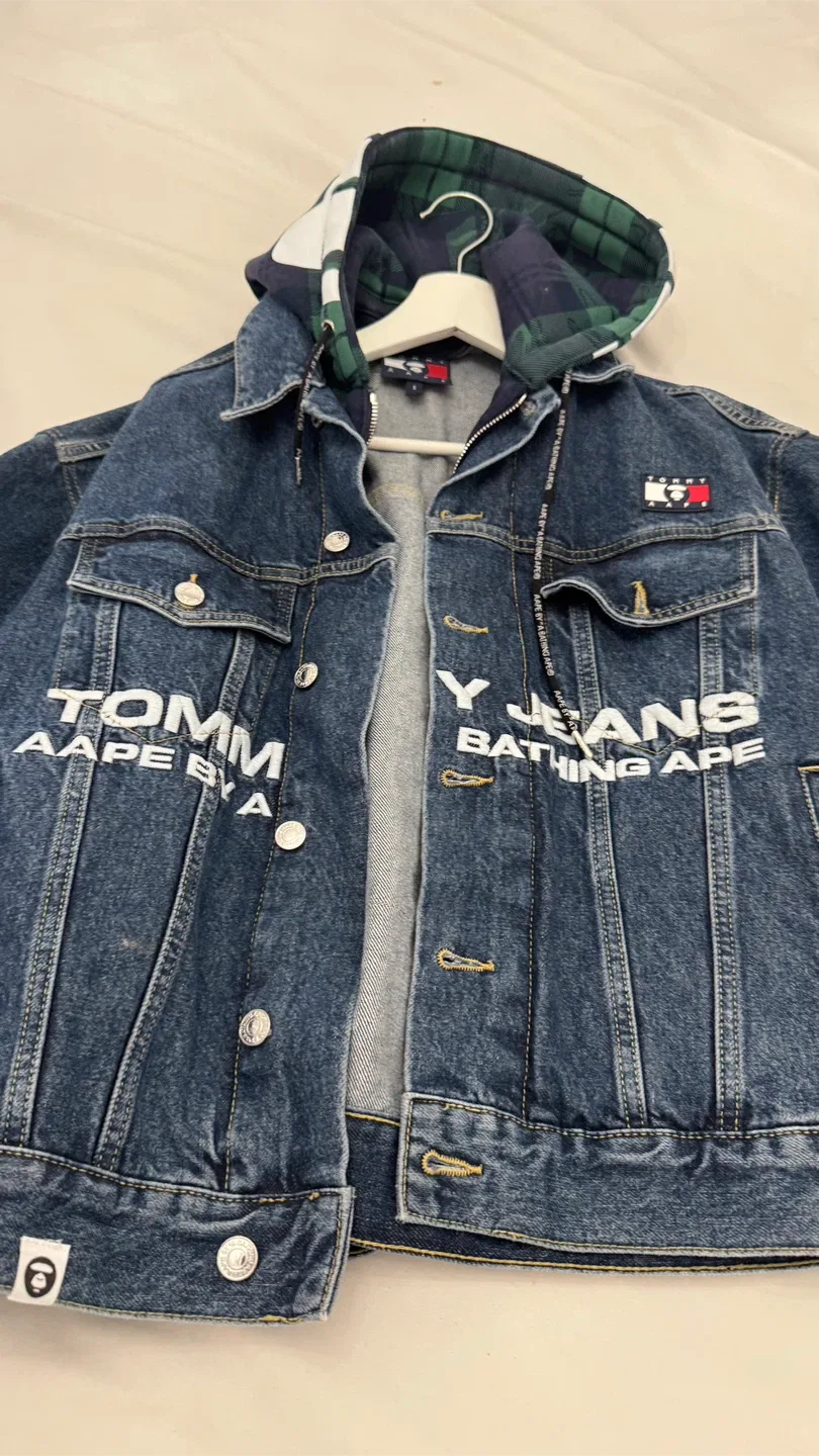 Tommy Jeans AAPE Denim Jacket - Size S image indicator(3)