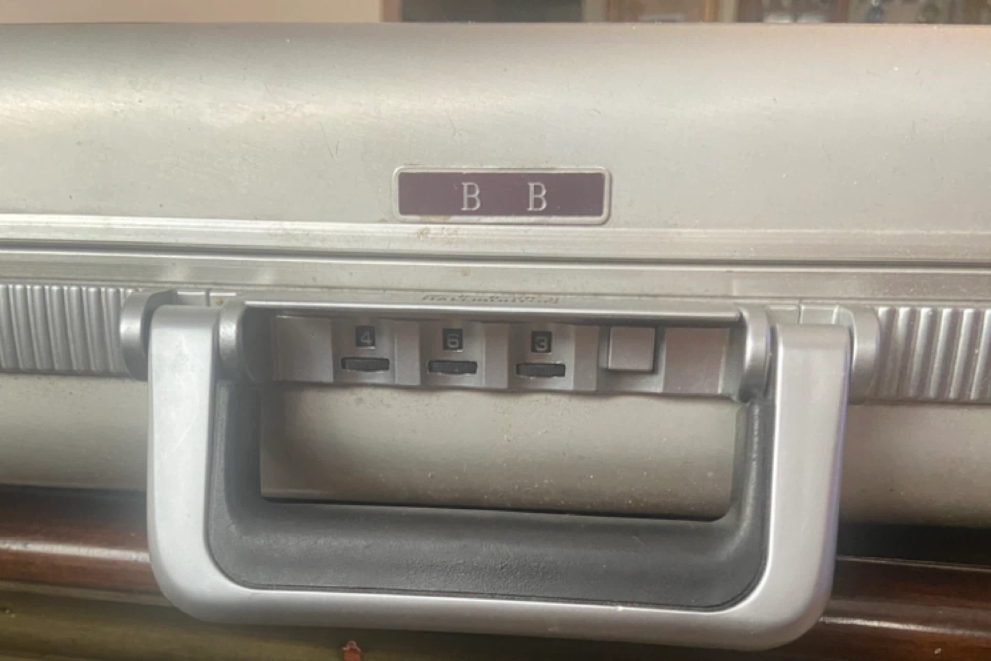 Zero Halliburton Silver Briefcase - photo 3