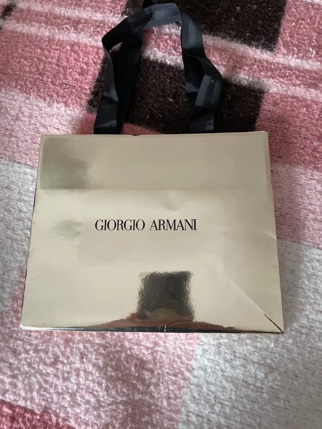 Guess, Giorgio Armani, Dior empty Bags image indicator(2)