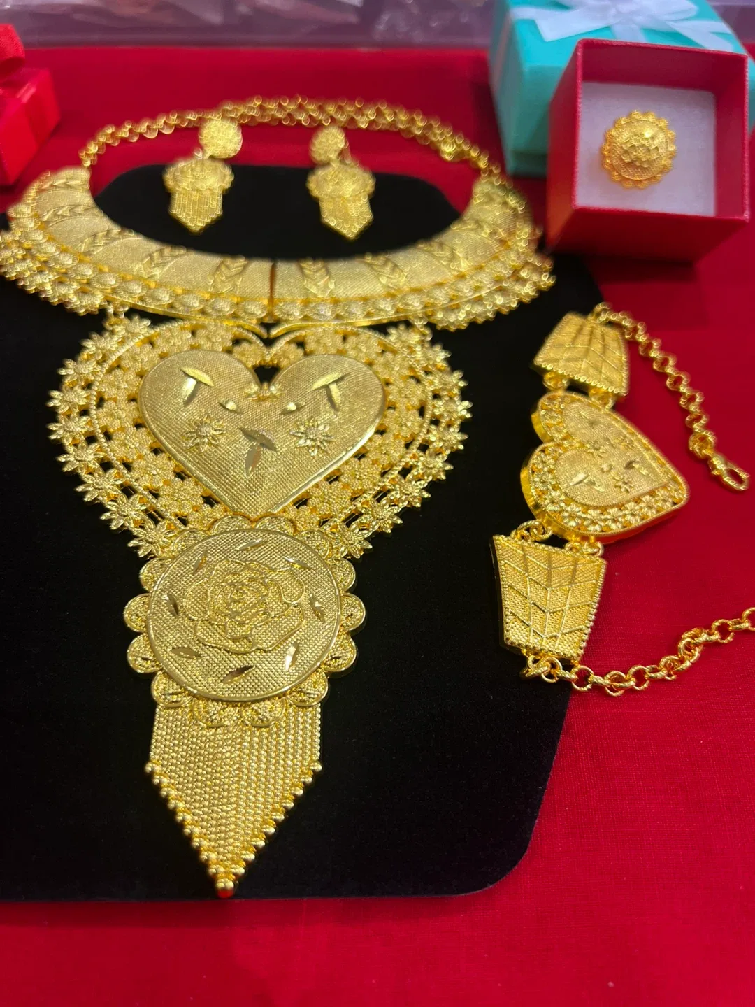 Gold Coloured Necklace Set