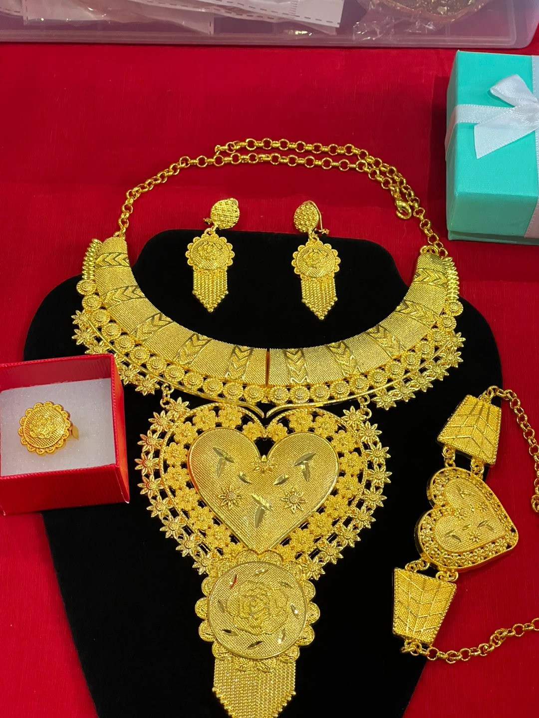 Gold Coloured Necklace Set - photo 3