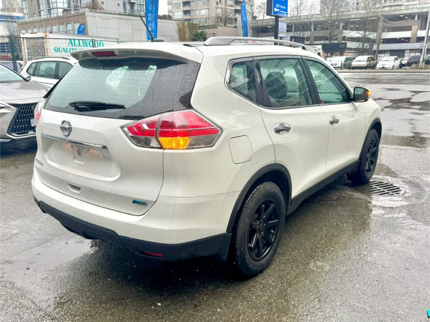 2015 Nissan Rogue S FWD image indicator(2)