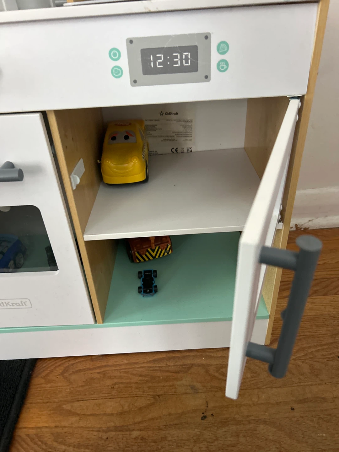 #CLEANOUT KidKraft Wooden Play Kitchen - photo 5