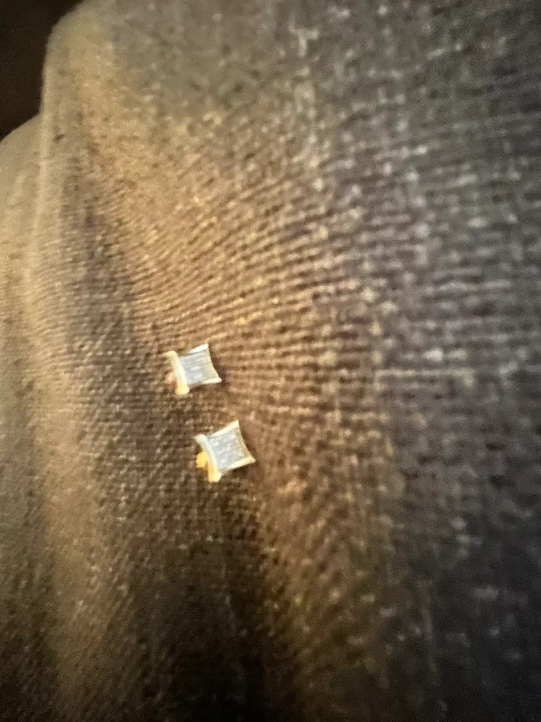 10k Stud Earrings image indicator(2)