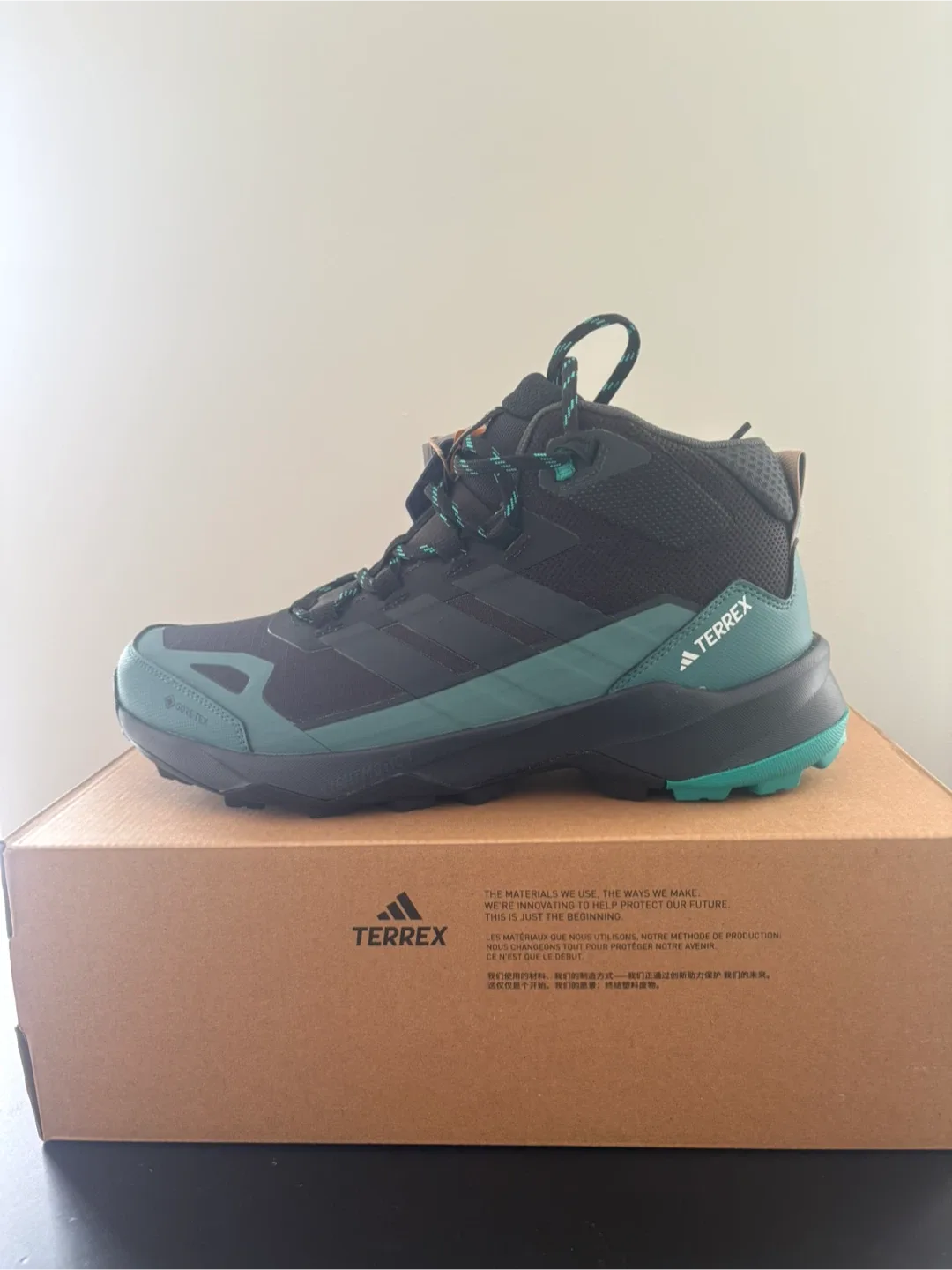 Adidas Terrex AX5 Mid GTX – Men’s 10 – Waterproof Hiking Boots image indicator(2)