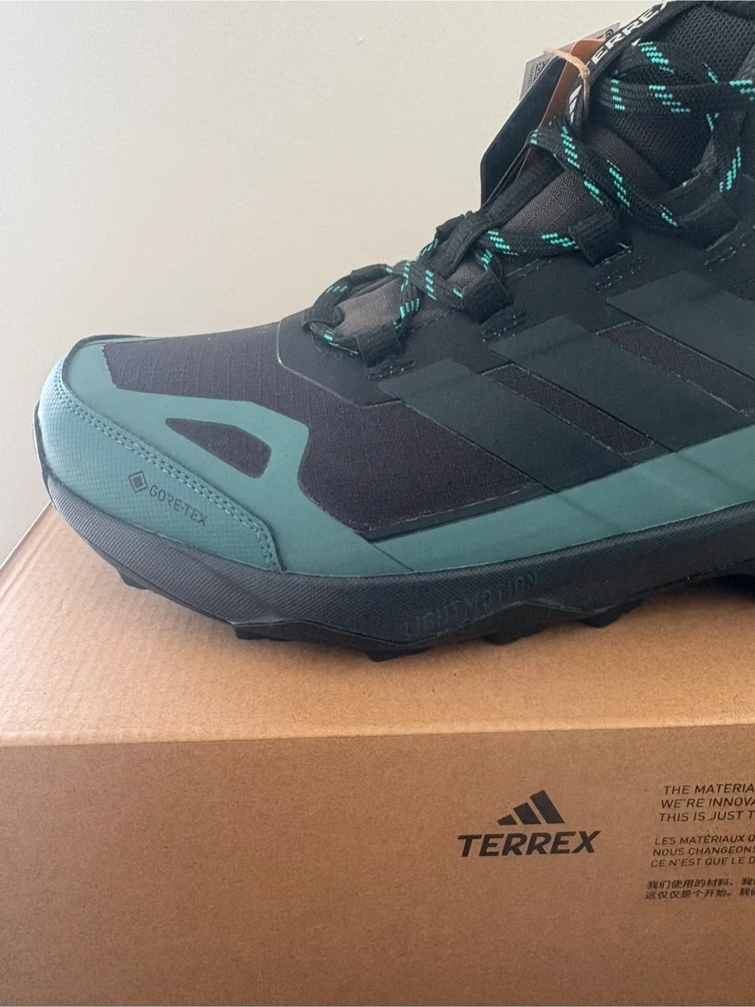 Adidas Terrex AX5 Mid GTX – Men’s 10 – Waterproof Hiking Boots image indicator(3)