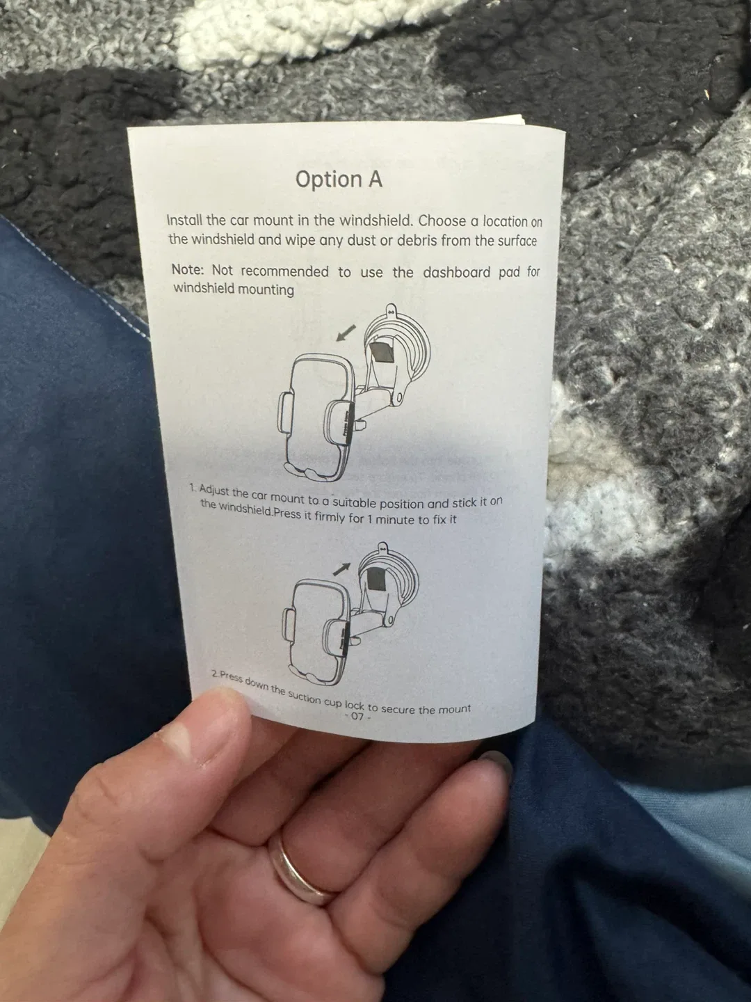 Car Phone Mount - New in Box image indicator(4)