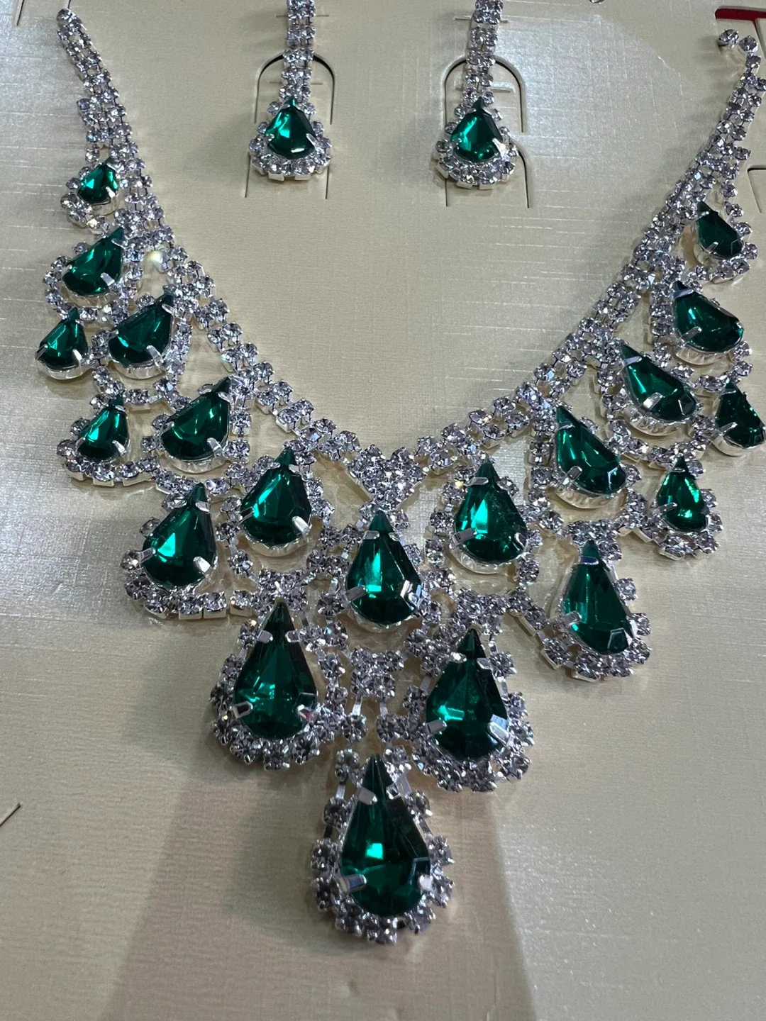Green Jewel Necklace & Earring Set