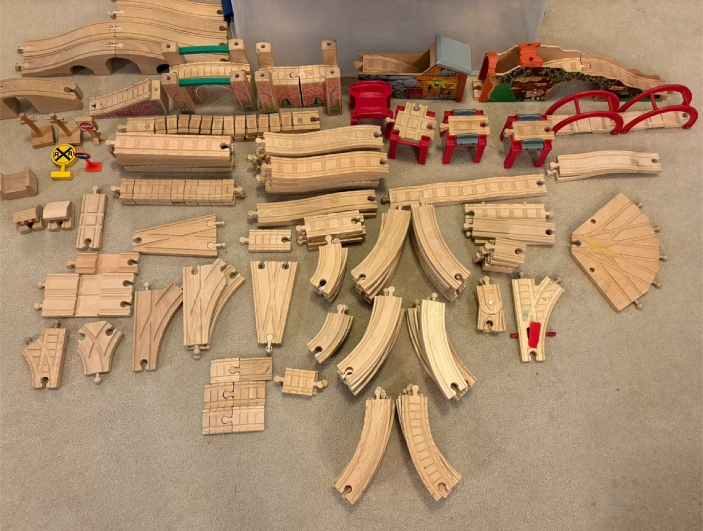 ✨✨120+ Pieces Wooden Train Track Set w/Roundhouse image indicator(3)