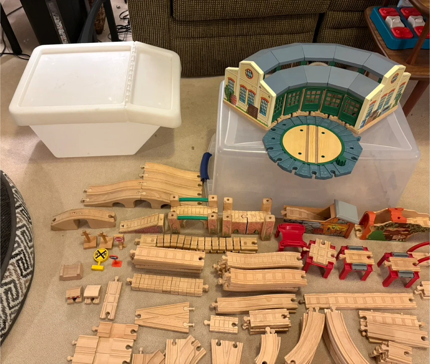 ✨✨120+ Pieces Wooden Train Track Set w/Roundhouse image indicator(5)