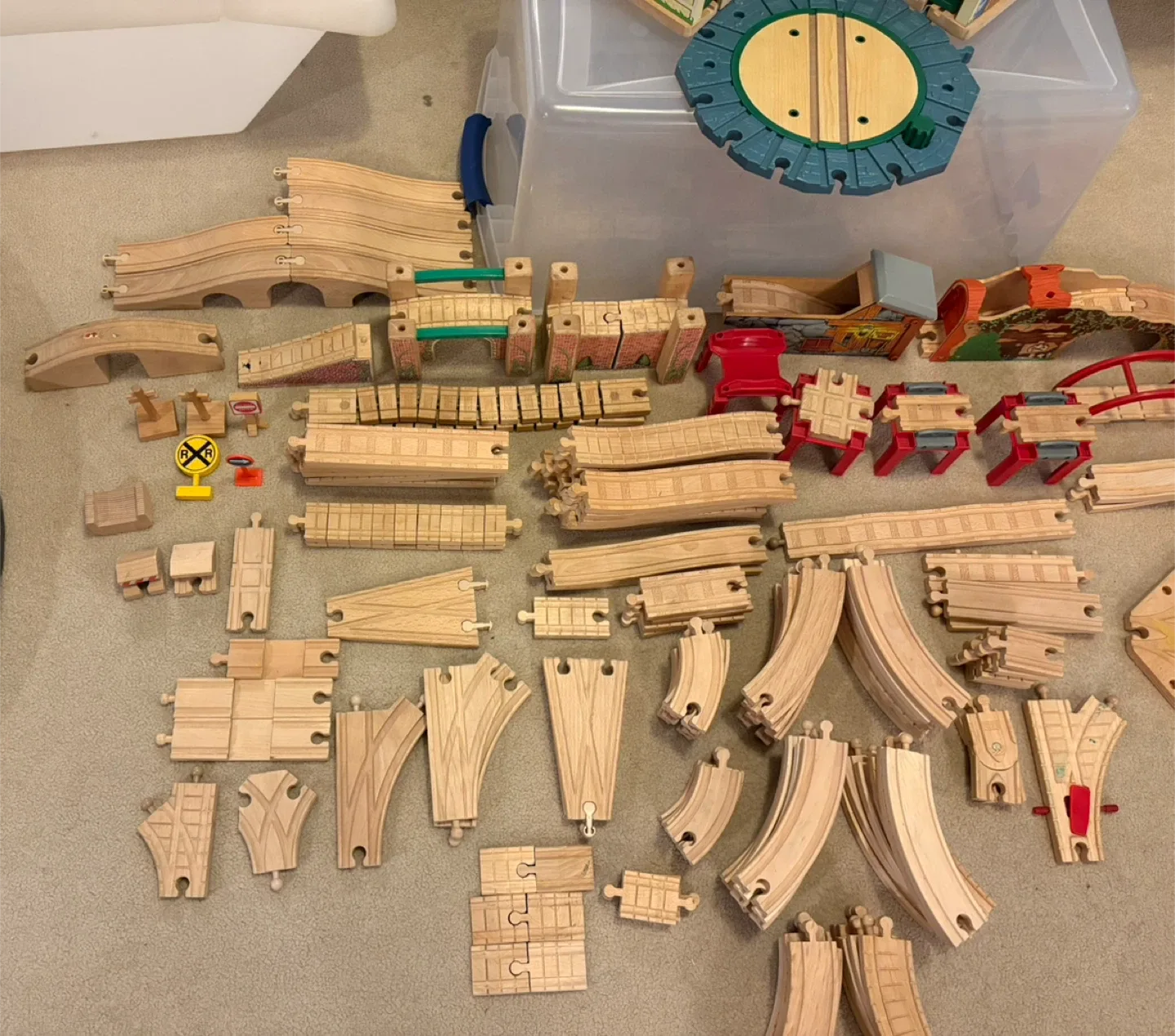 ✨✨120+ Pieces Wooden Train Track Set w/Roundhouse image indicator(2)
