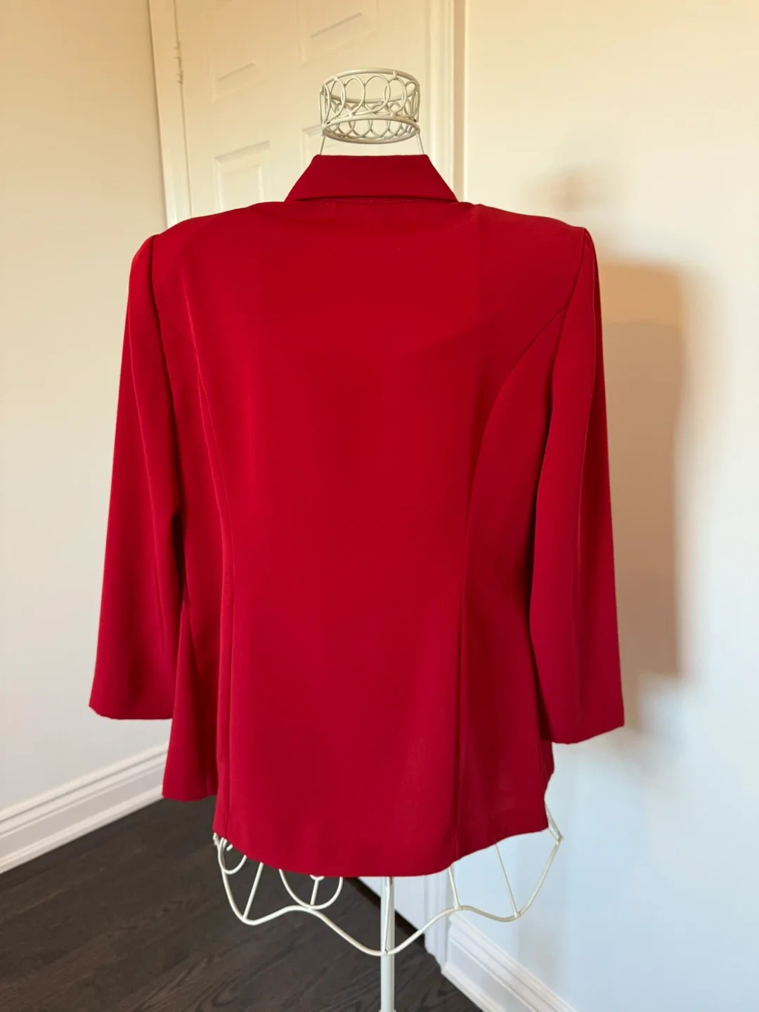 Radiant Red Blazer - Size 8 image indicator(2)