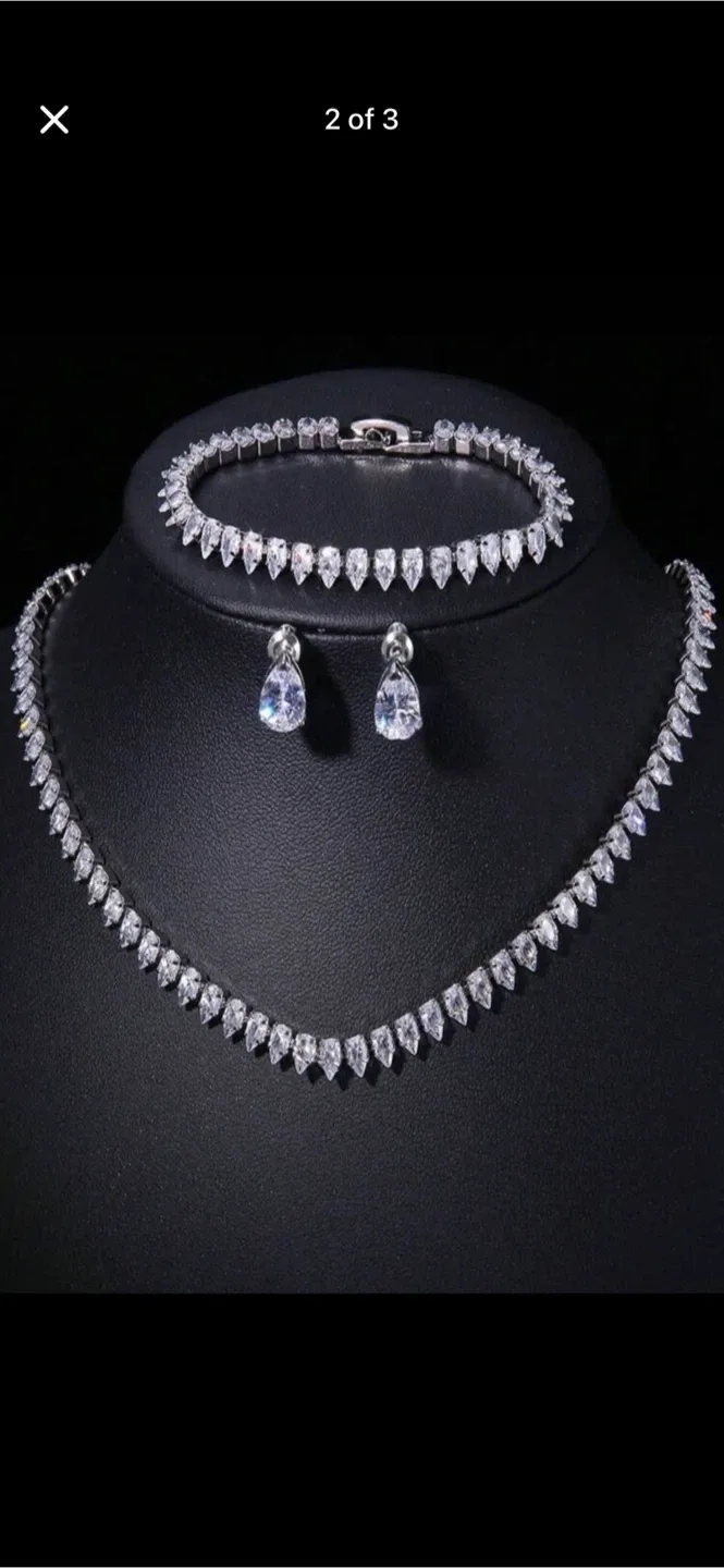 Jewellery Set: Necklace, Bracelet, Earrings