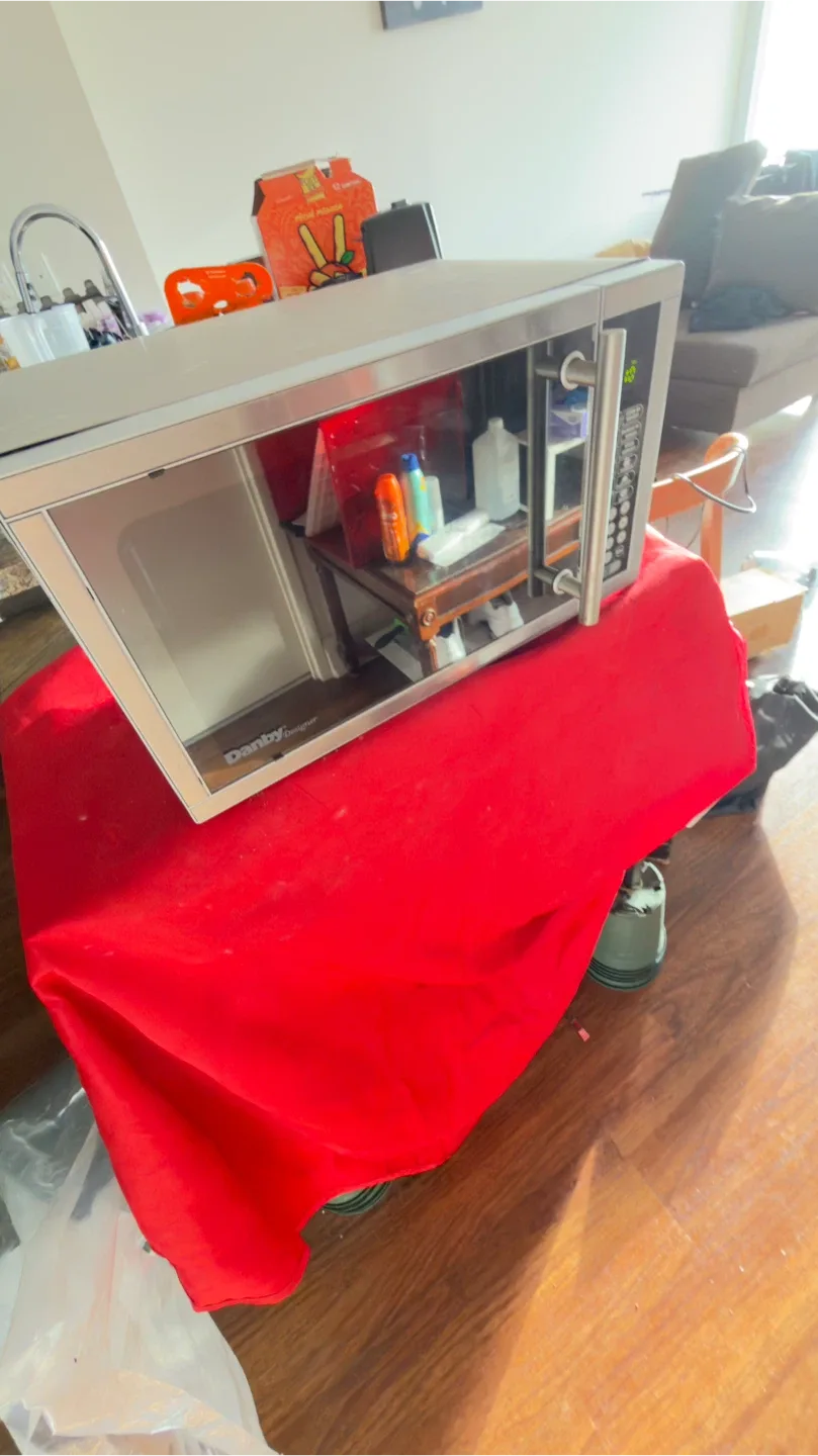 Danby Designer DMW749SS Microwave Oven