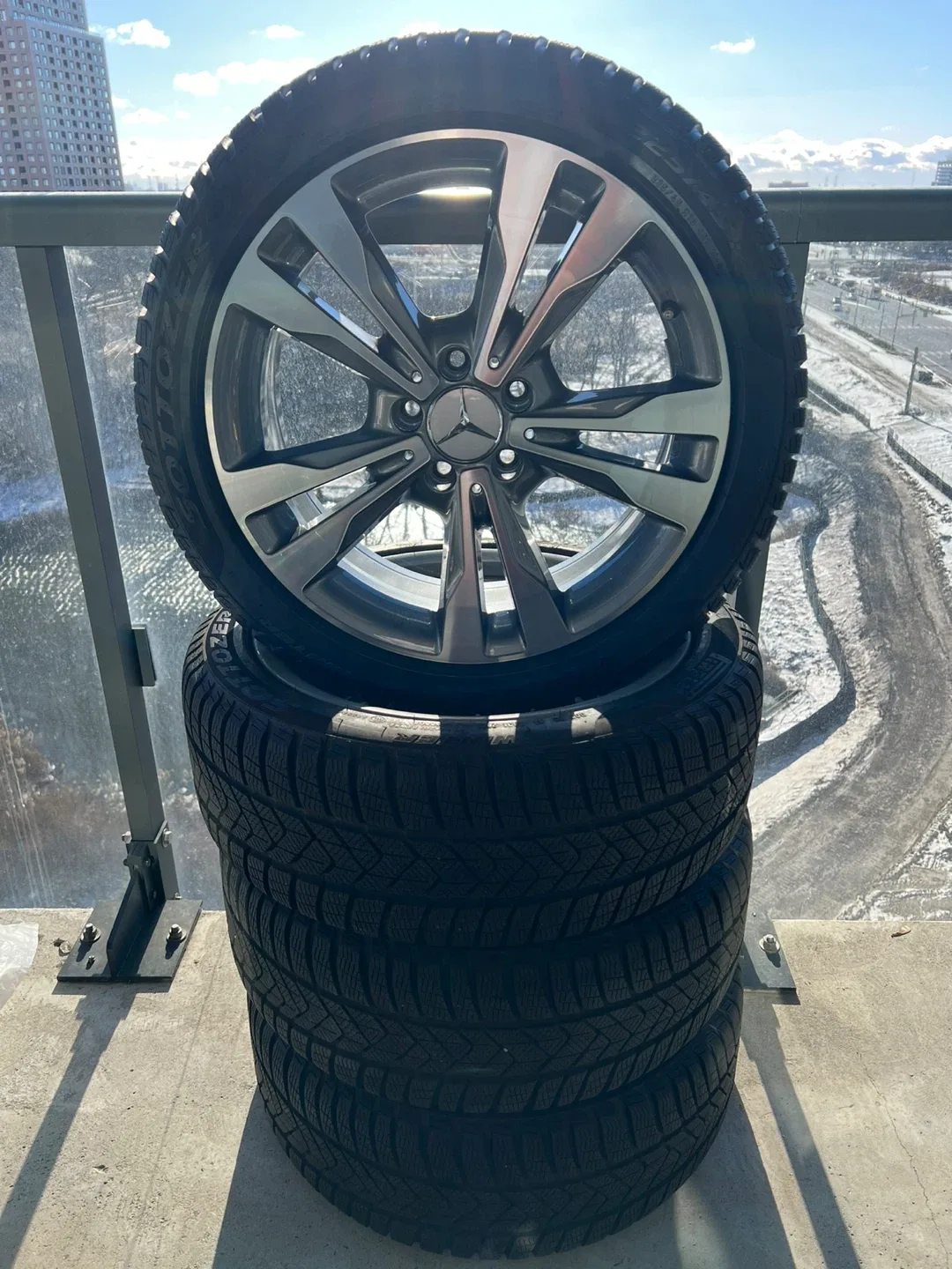 Mercedes-Benz OEM 18” Tire Set Pirelli & Rims 225/45R18 Run Flat