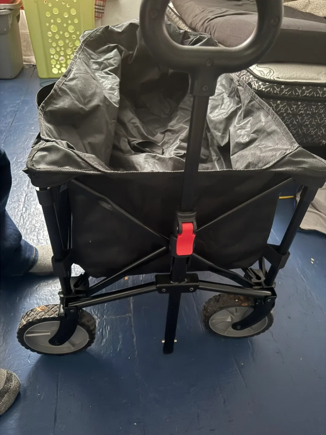 Ozark Trail Collapsible Wagon image indicator(2)