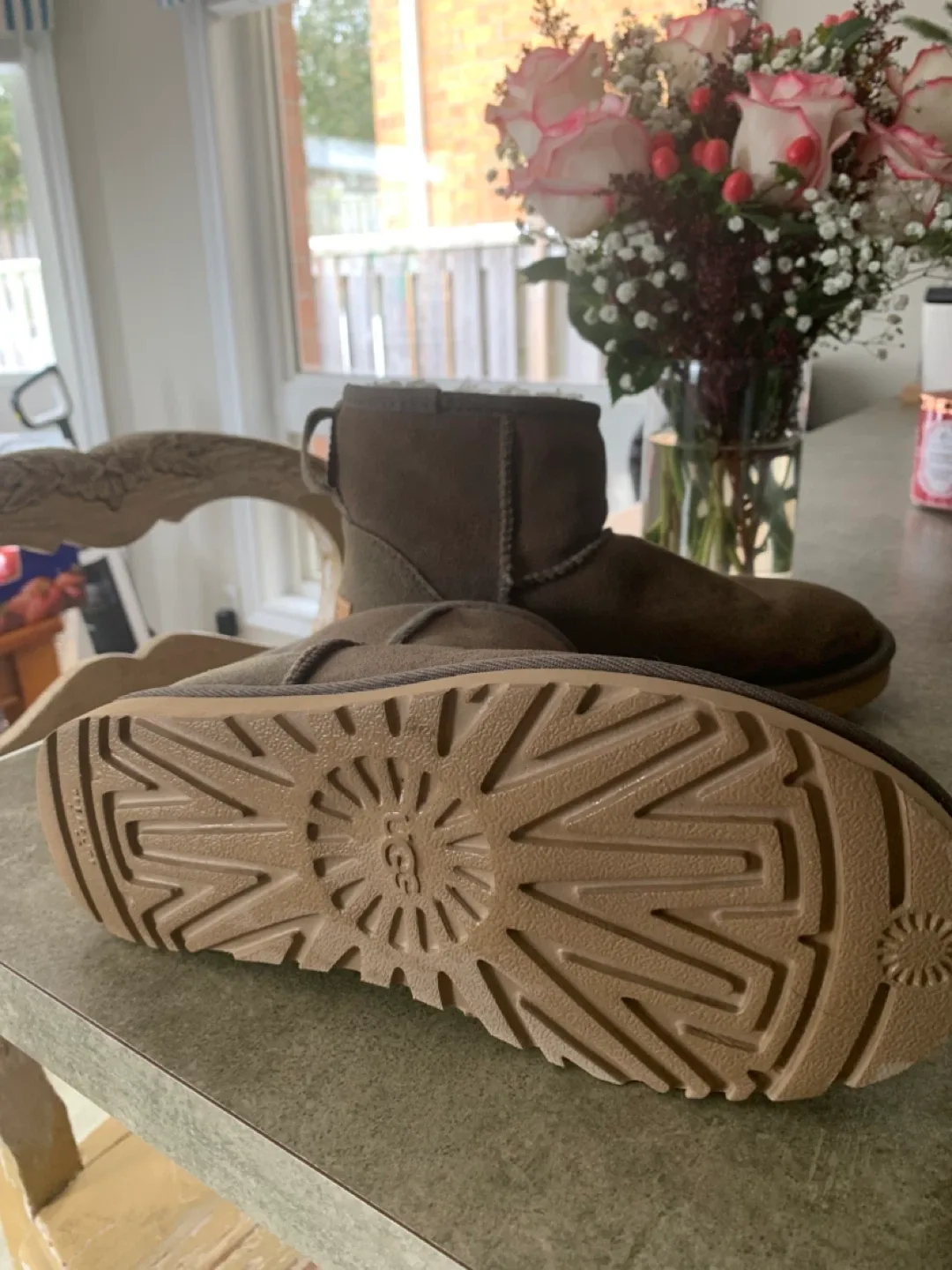 UGG Mini Boots, Size 6 image indicator(4)