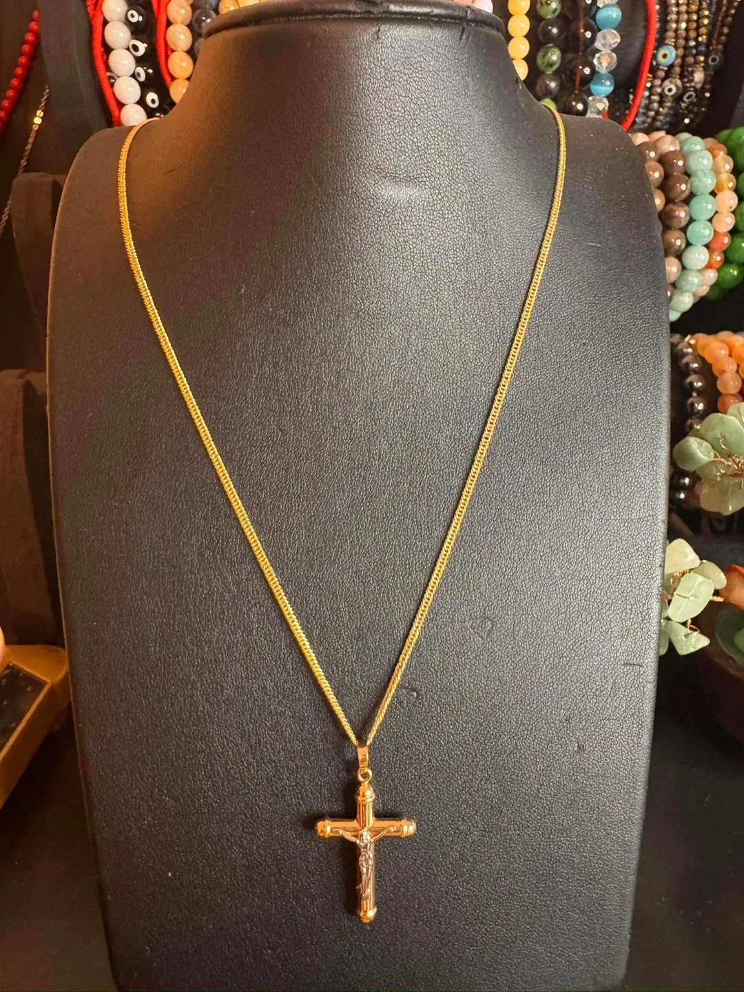 18k Gold Cross Pendant Necklace
