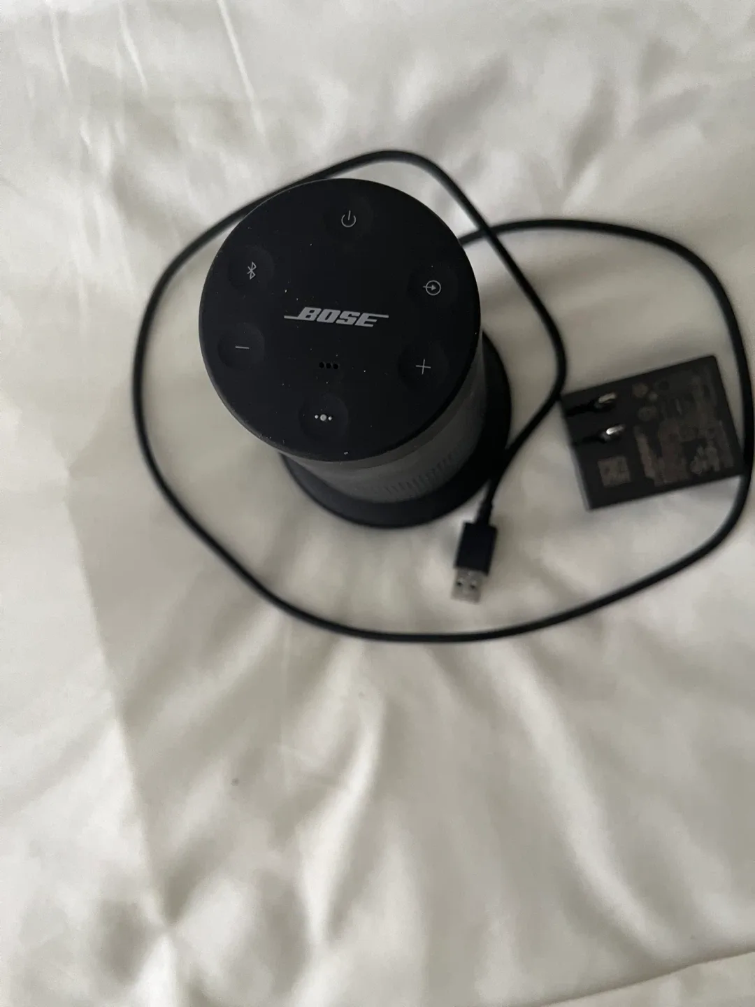 Bose SoundLink Revolve Bluetooth Speaker image indicator(2)