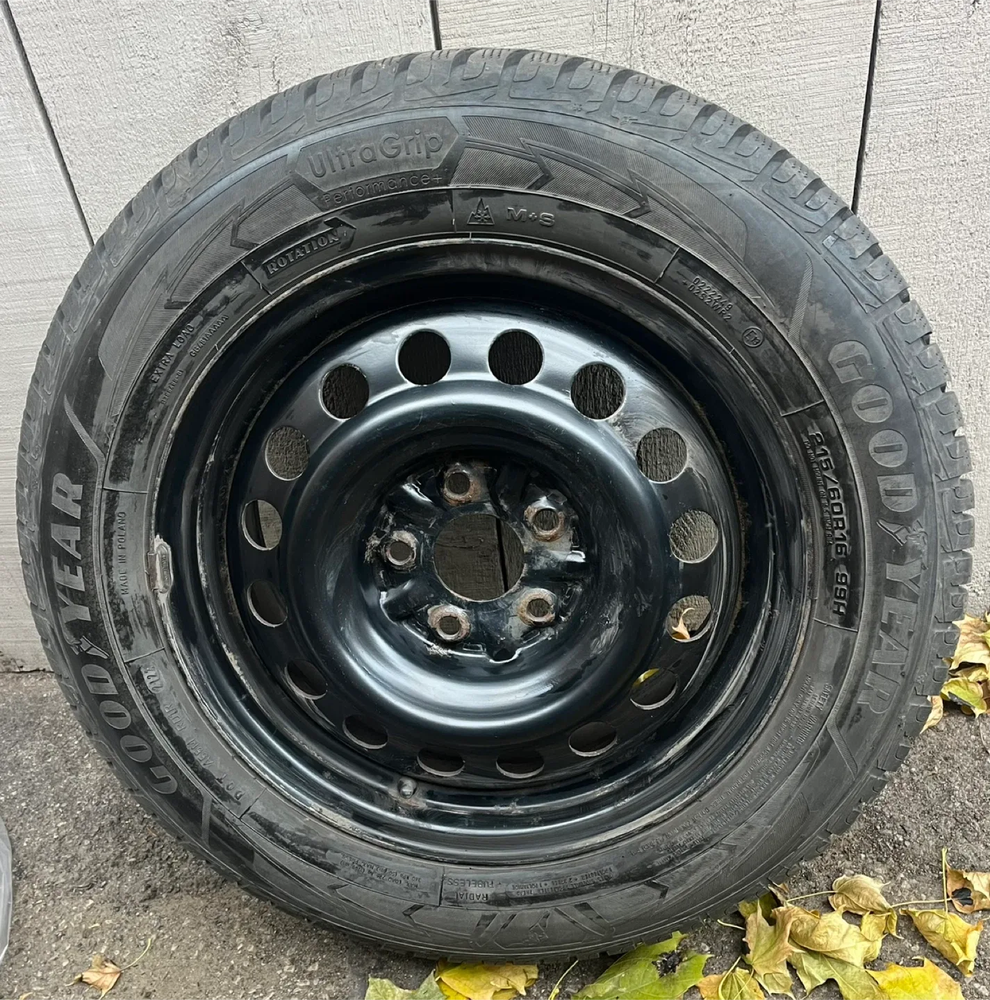 Goodyear UltraGrip Performance+ Tire 215/60R16