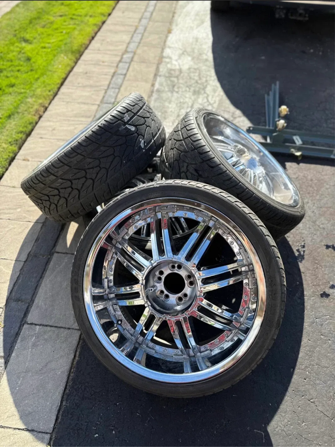 Kumho Tires & Chrome Rims - 265/35R22